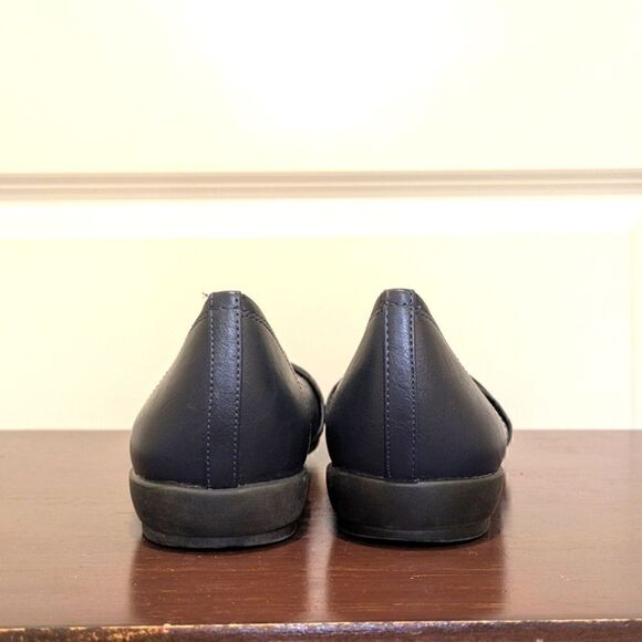 EUC Natural Soul 10M Navy Blue Faux Leather Ballet Flats - Picture 7 of 8